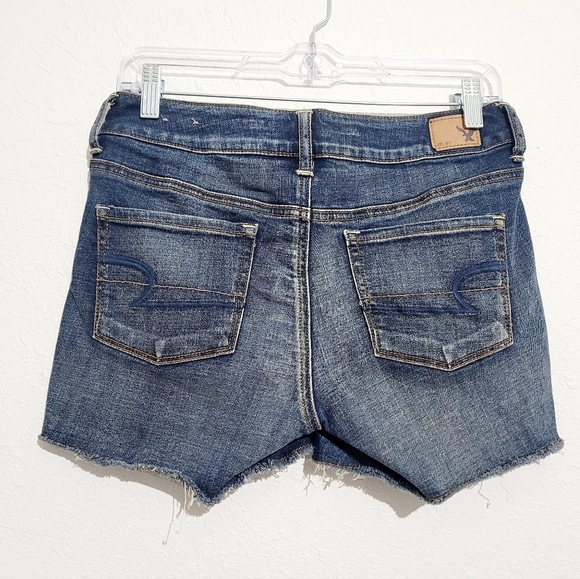 American Eagle Super Stretch Denim Shorts Women’s Size 4 Blue Frayed Hem Classic - Picture 2 of 11